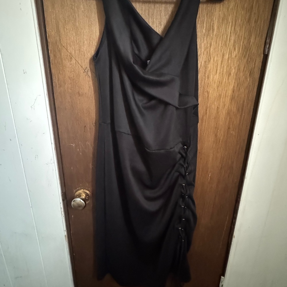 Elegant Black Sleeveless Dress